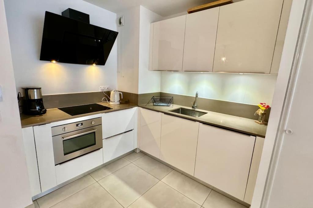Apartment Hyper Parking Prive A 3 Min A Pied, Raphael